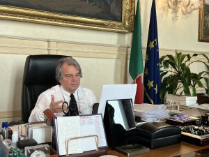 f5a93a30-f256-4bc6-914a-5eaf24830d1b