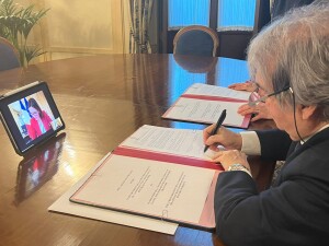 brunetta_firma-con-ministro-pa-francese