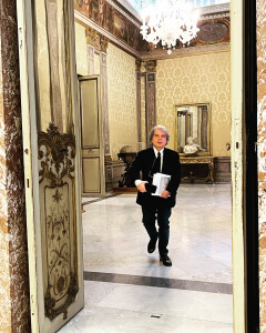 a1b11a2b-b36a-4b5b-a06f-99e61b5ddead